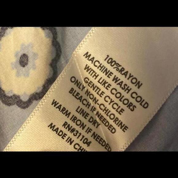 Crown & Ivy Blue Floral Blouse - Size L - Picture 7 of 8